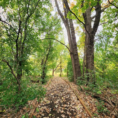 2005 122nd A14, Burnsville, MN 55337