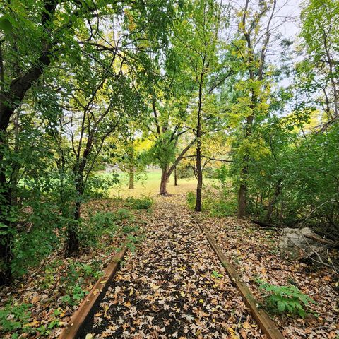 2005 122nd A14, Burnsville, MN 55337