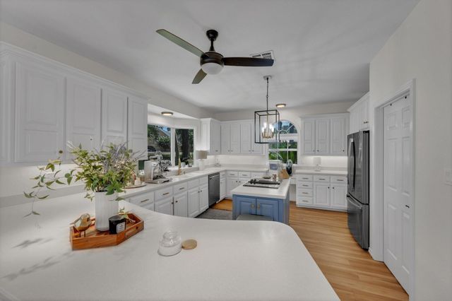 22373 La Jolla Court, Huntsville, TX 77320