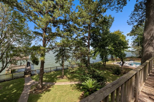 22373 La Jolla Court, Huntsville, TX 77320