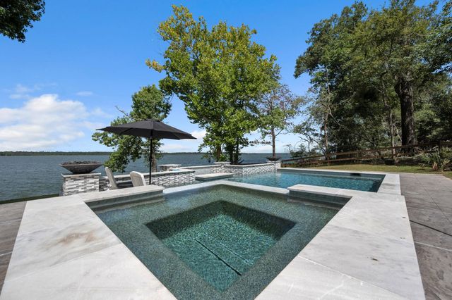 22373 La Jolla Court, Huntsville, TX 77320