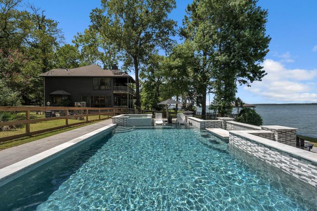 22373 La Jolla Court, Huntsville, TX 77320