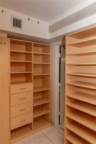 3500 Mystic Pointe Dr 3506, Aventura, FL 33180