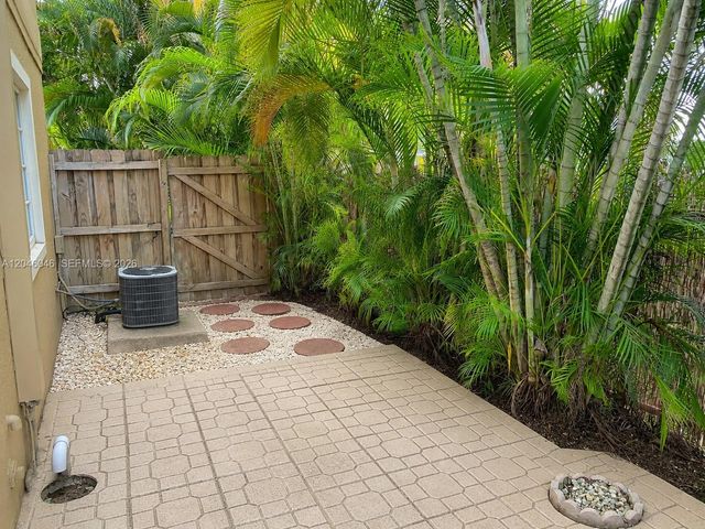 4950 WASHINGTON ST 12-4, Hollywood, FL 33021