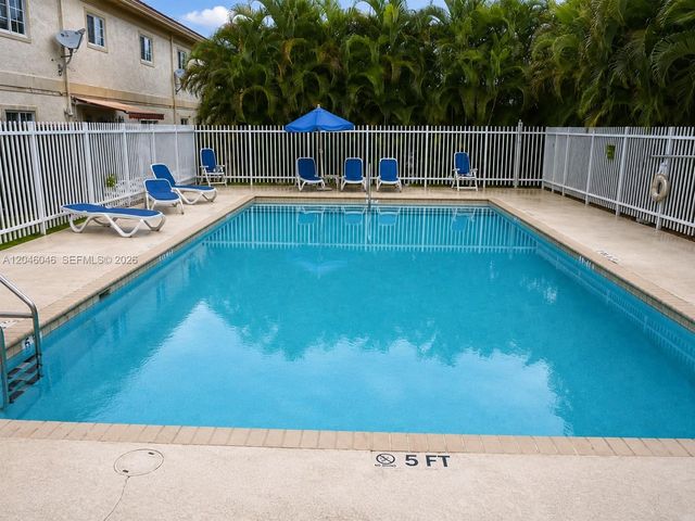 4950 WASHINGTON ST 12-4, Hollywood, FL 33021