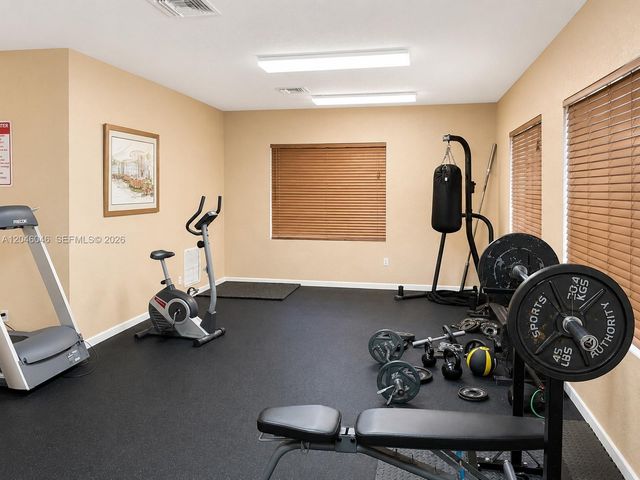 4950 WASHINGTON ST 12-4, Hollywood, FL 33021