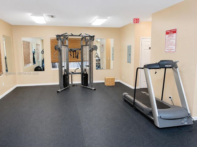4950 WASHINGTON ST 12-4, Hollywood, FL 33021