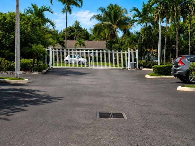 4950 WASHINGTON ST 12-4, Hollywood, FL 33021
