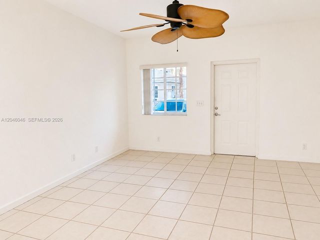 4950 WASHINGTON ST 12-4, Hollywood, FL 33021