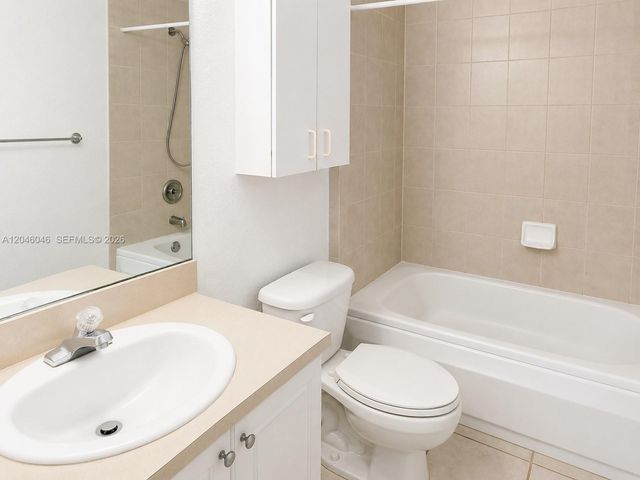 4950 WASHINGTON ST 12-4, Hollywood, FL 33021