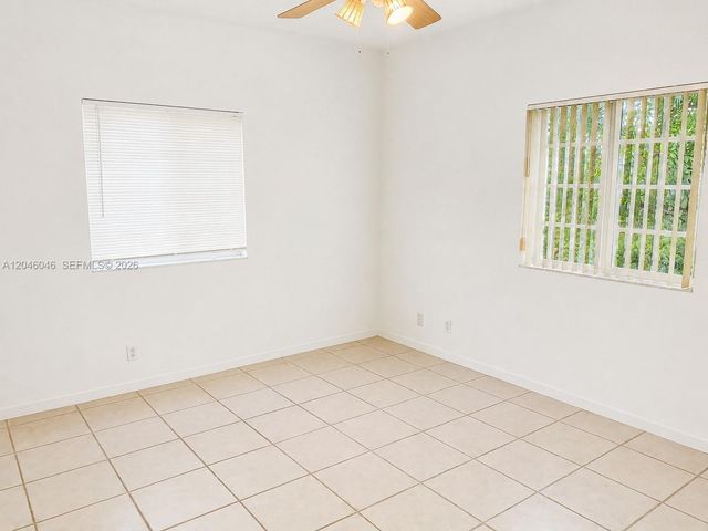 4950 WASHINGTON ST 12-4, Hollywood, FL 33021