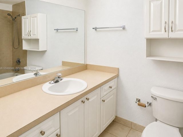 4950 WASHINGTON ST 12-4, Hollywood, FL 33021