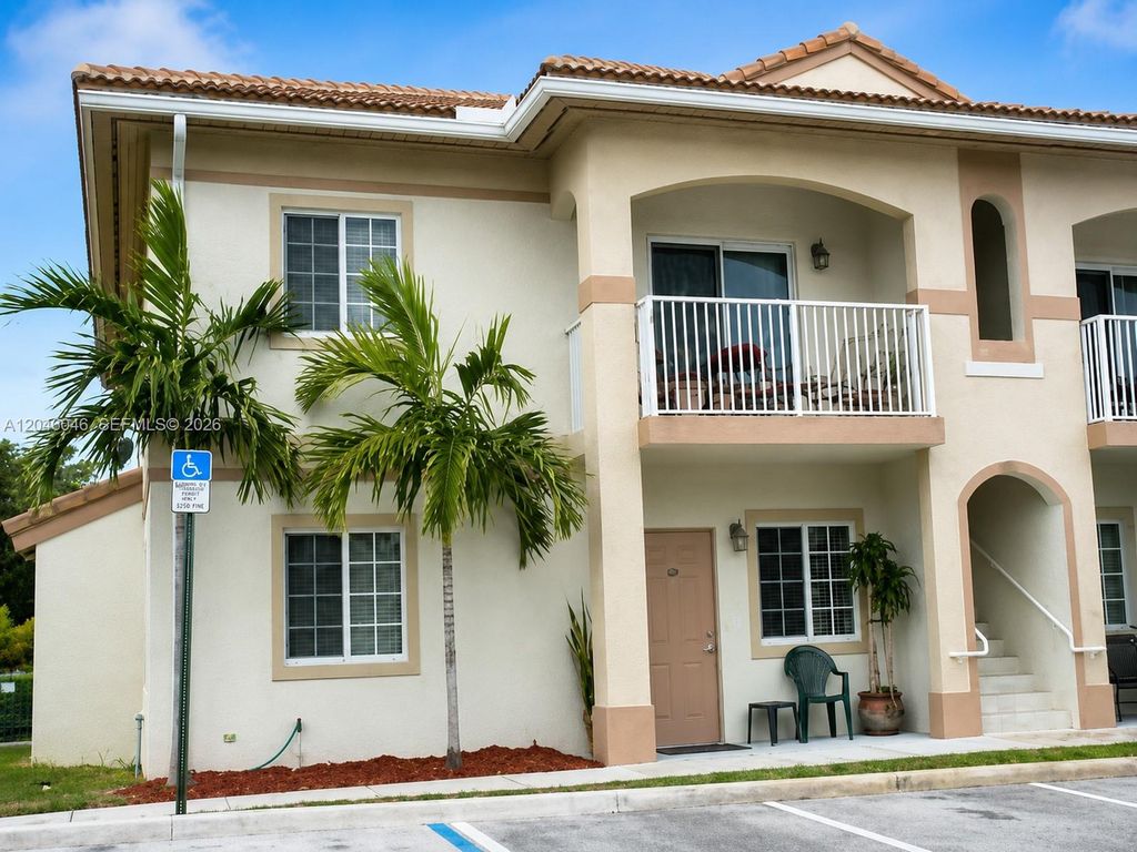 4950 WASHINGTON ST 12-4, Hollywood, FL 33021