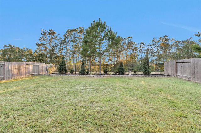 428 Auburn Pines Drive, Montgomery, TX 77316