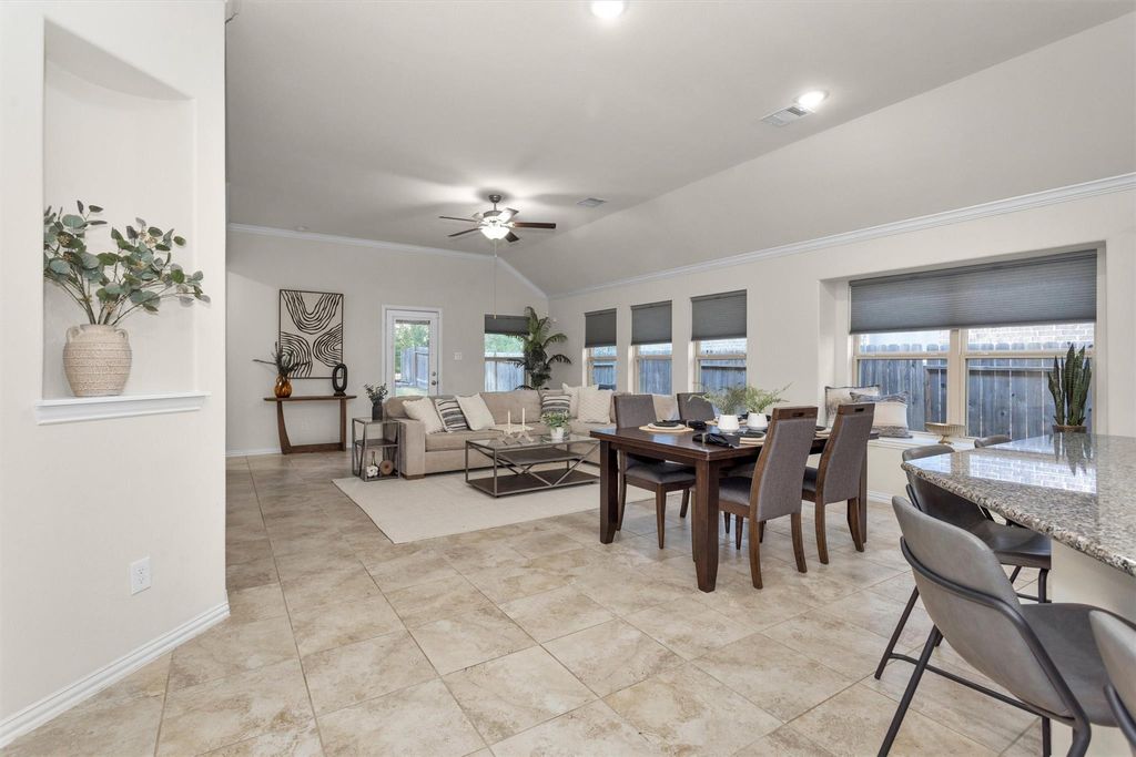 428 Auburn Pines Drive, Montgomery, TX 77316