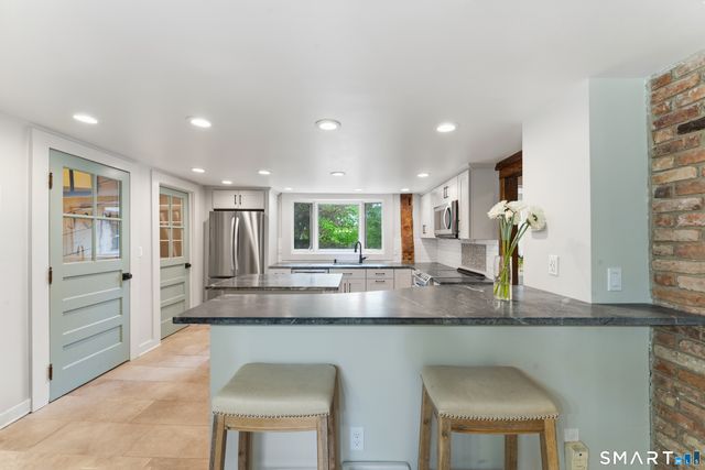 19 Farrell Road, Newtown, CT 06470