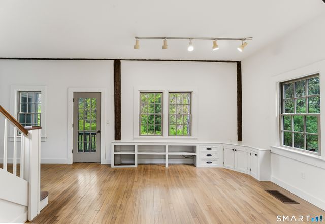 19 Farrell Road, Newtown, CT 06470