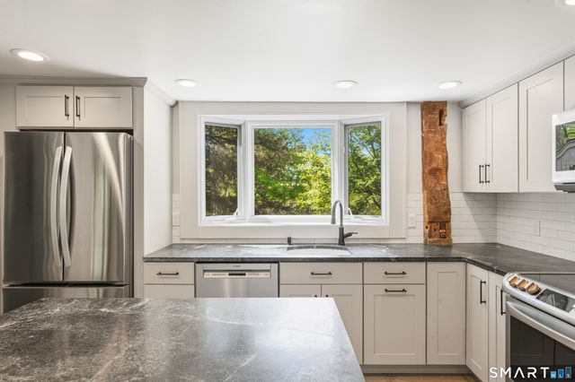 19 Farrell Road, Newtown, CT 06470