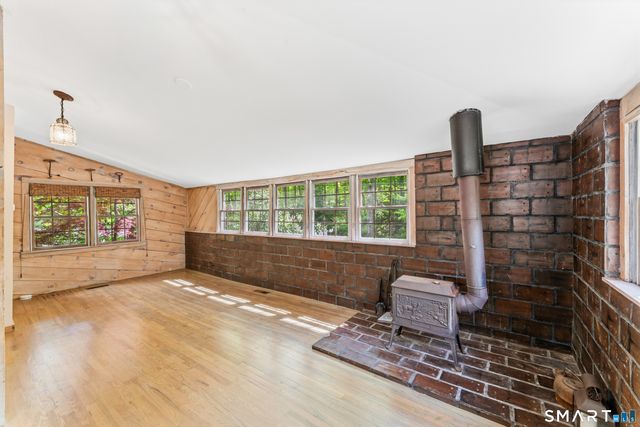 19 Farrell Road, Newtown, CT 06470