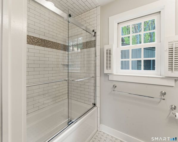 19 Farrell Road, Newtown, CT 06470