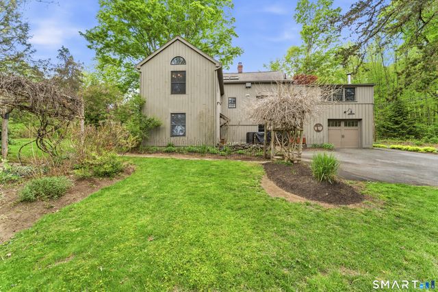 19 Farrell Road, Newtown, CT 06470