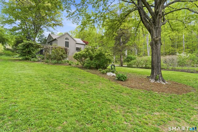 19 Farrell Road, Newtown, CT 06470