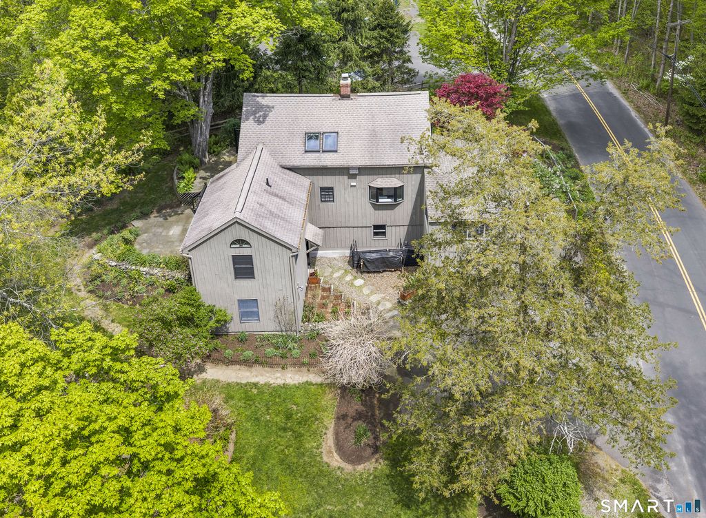 19 Farrell Road, Newtown, CT 06470