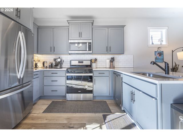 1487 S GIA Ct, Newberg, OR 97132