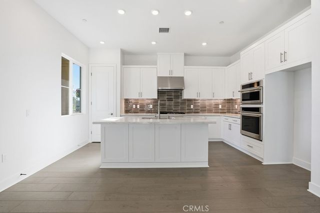 673 Beacon, Irvine, CA 92618