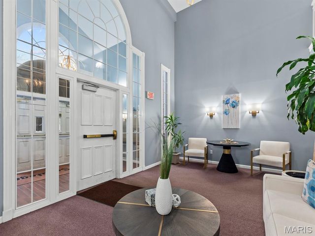 526 Sarah Lane 36, Creve Coeur, MO 63141