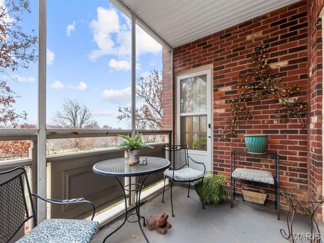 526 Sarah Lane 36, Creve Coeur, MO 63141