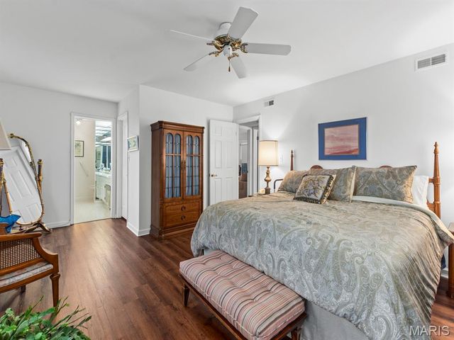 526 Sarah Lane 36, Creve Coeur, MO 63141