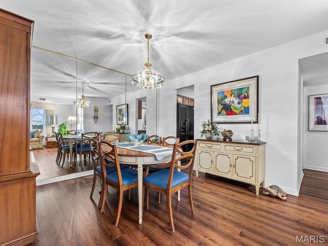 526 Sarah Lane 36, Creve Coeur, MO 63141