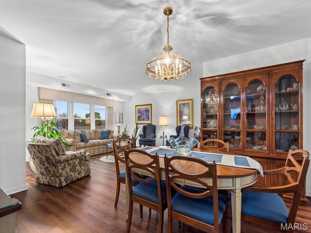 526 Sarah Lane 36, Creve Coeur, MO 63141