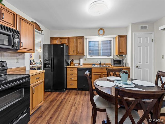 526 Sarah Lane 36, Creve Coeur, MO 63141