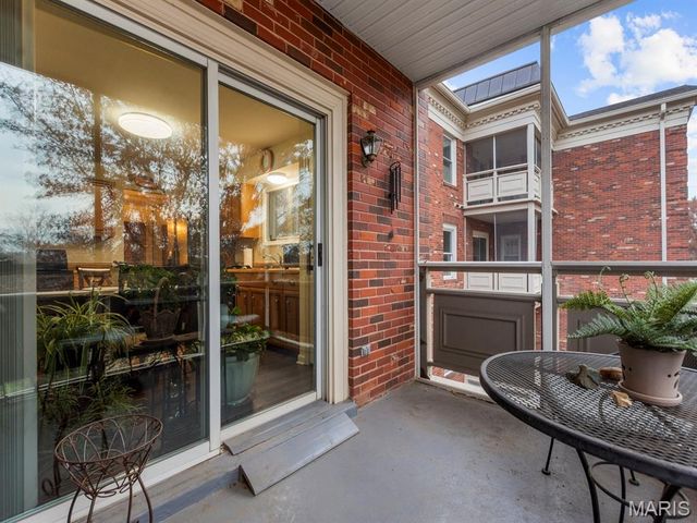 526 Sarah Lane 36, Creve Coeur, MO 63141