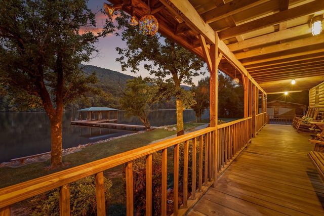 10526 Mullins Cove Road, Whitwell, TN 37397