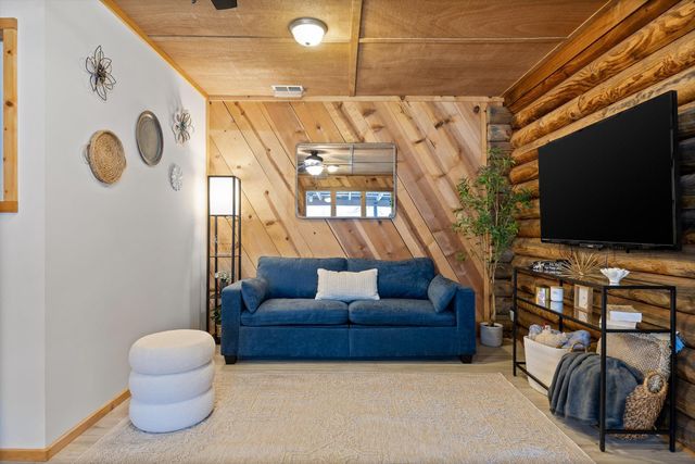 10526 Mullins Cove Road, Whitwell, TN 37397