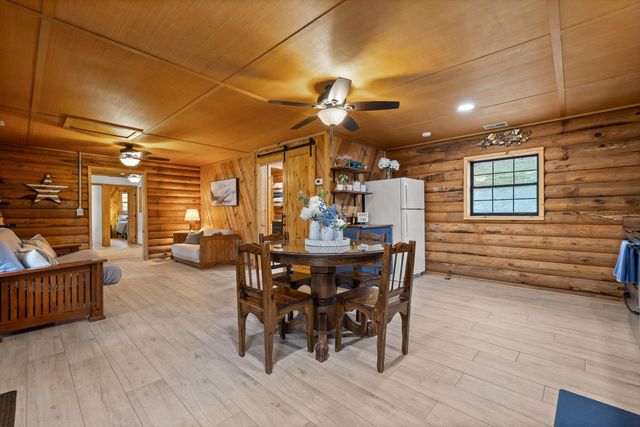 10526 Mullins Cove Road, Whitwell, TN 37397