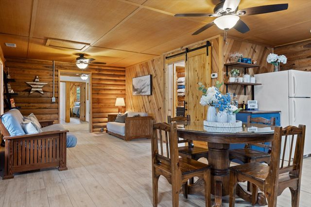 10526 Mullins Cove Road, Whitwell, TN 37397