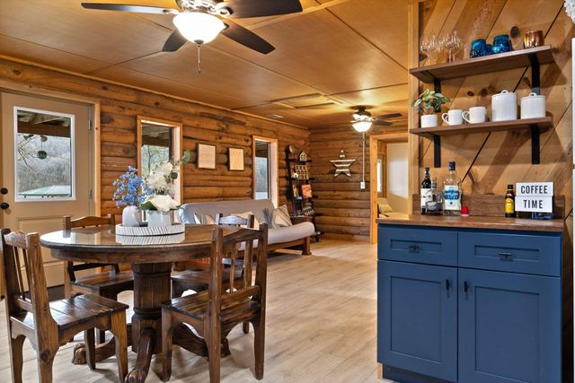 10526 Mullins Cove Road, Whitwell, TN 37397