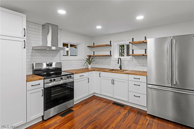 5111 W Middletown Road, Canfield, OH 44406