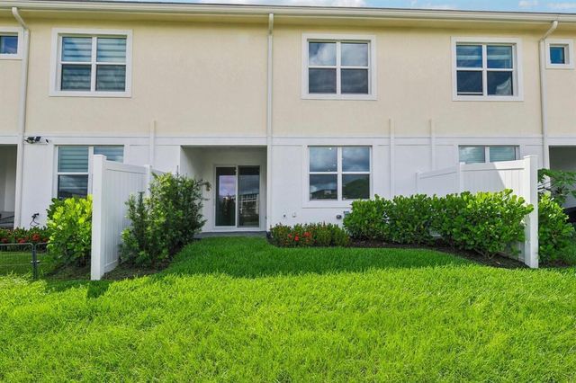 615 Parsons Way, Deerfield Beach, FL 33442