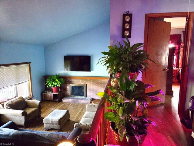 160 NE Motor Road, Winston-salem, NC 27105