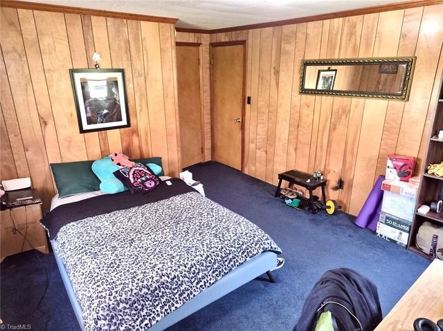 160 NE Motor Road, Winston-salem, NC 27105