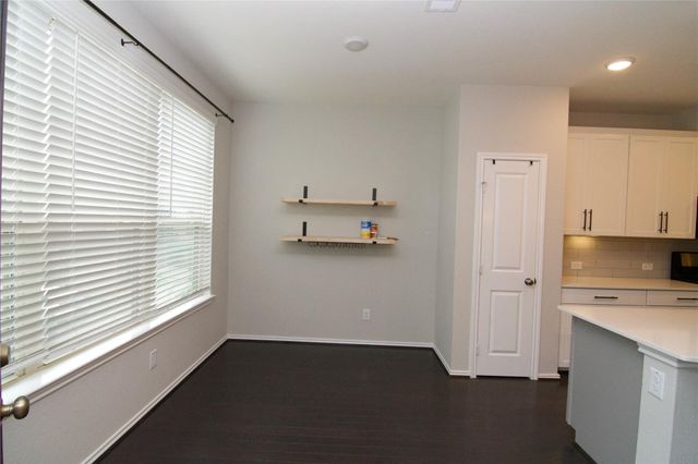 10957 Cannes Memorial Drive, Houston, TX 77043