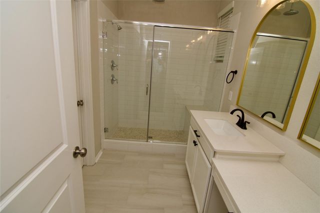 10957 Cannes Memorial Drive, Houston, TX 77043