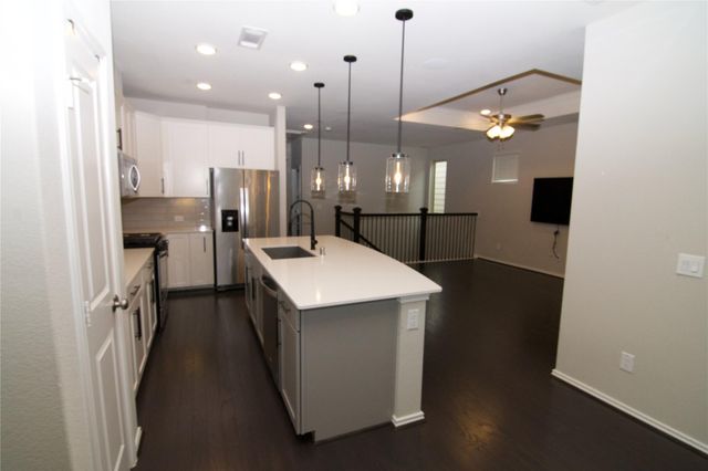 10957 Cannes Memorial Drive, Houston, TX 77043