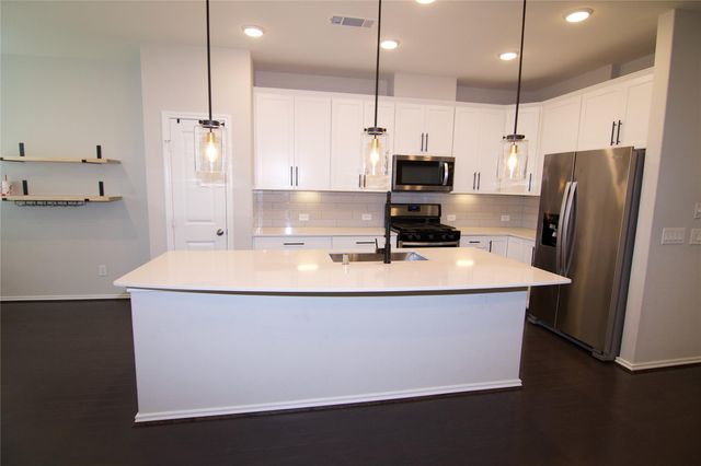 10957 Cannes Memorial Drive, Houston, TX 77043