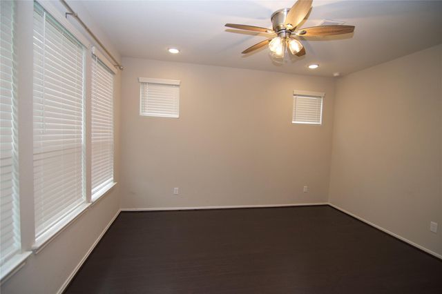 10957 Cannes Memorial Drive, Houston, TX 77043
